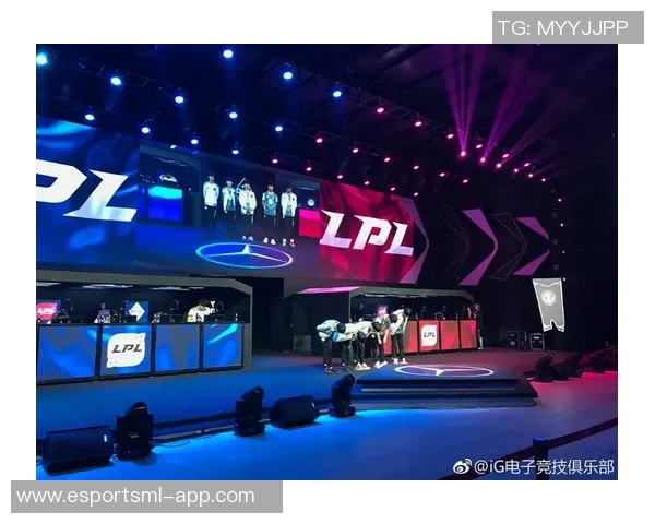 电竞比分分析和平精英赛事热点解读IG战队的包夹战术策略